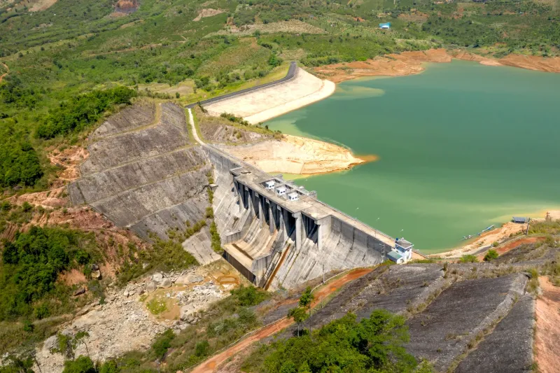 Three Days Upstream: The Dam Collapse That Made a River Run the Wrong Way
